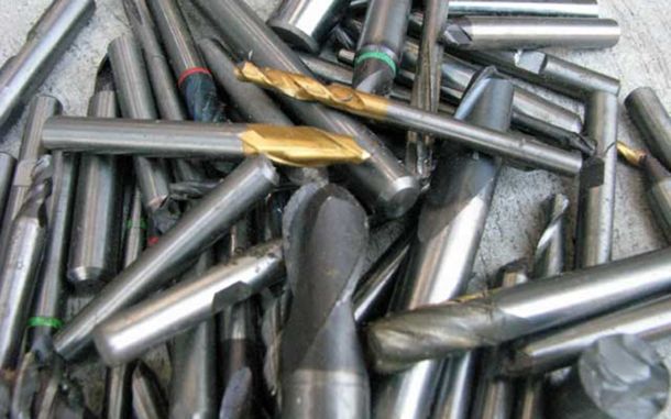 23 Punte, placchette, frese esauste la loro vita utile non Š finita